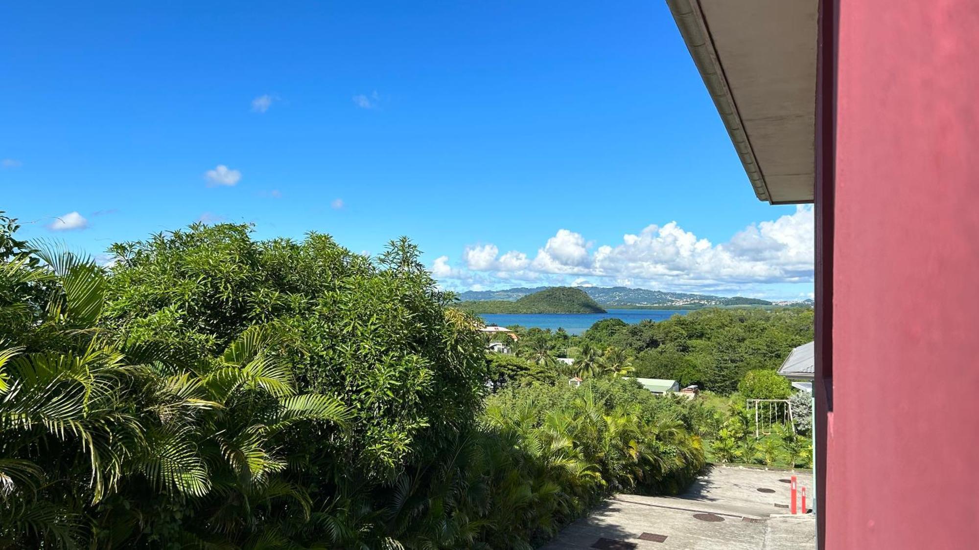 La Villa Jalna Grenadine Deux Chambres Et Piscine Privee Ле-Труаз-Иле Экстерьер фото