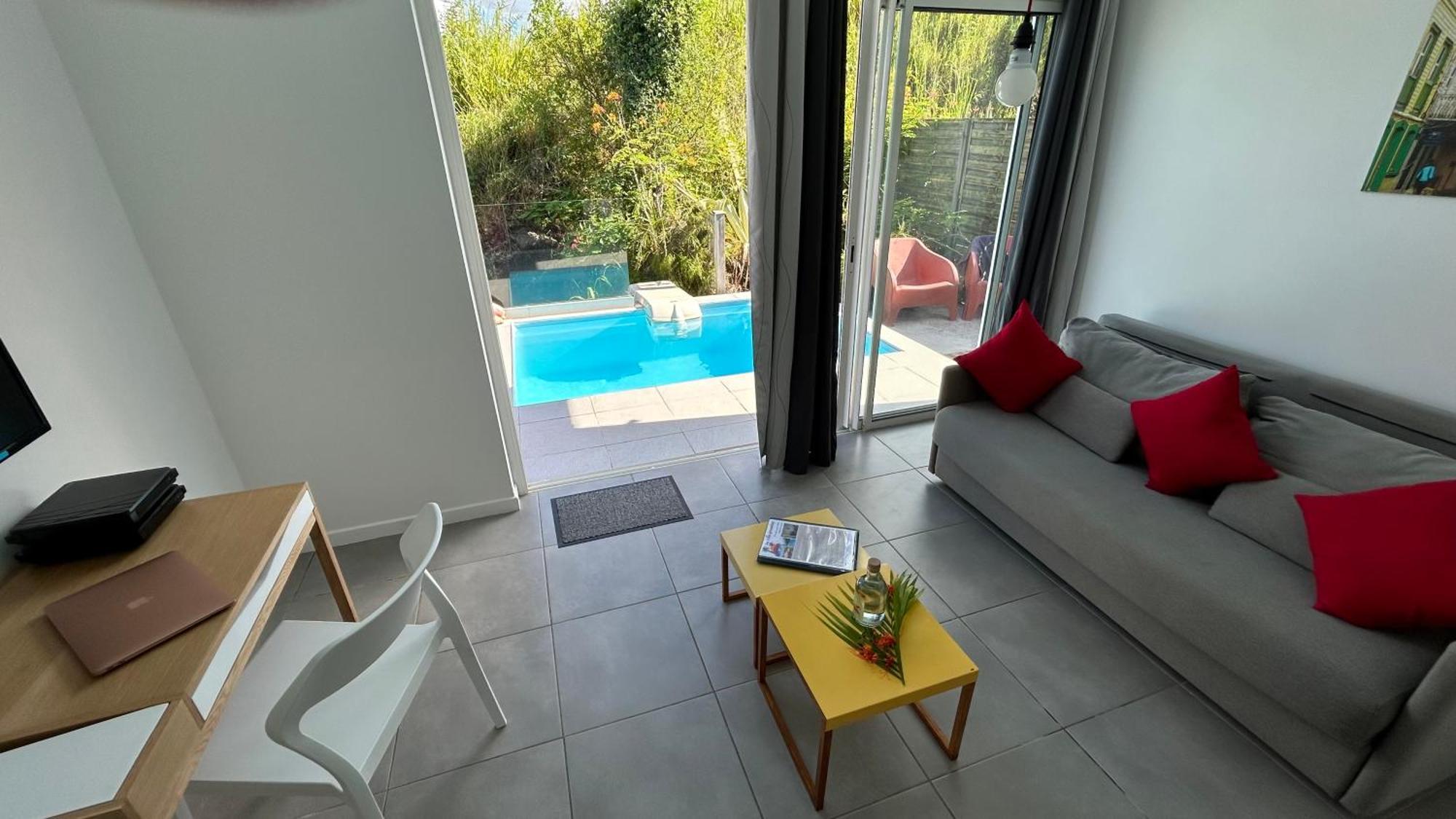 La Villa Jalna Grenadine Deux Chambres Et Piscine Privee Ле-Труаз-Иле Экстерьер фото
